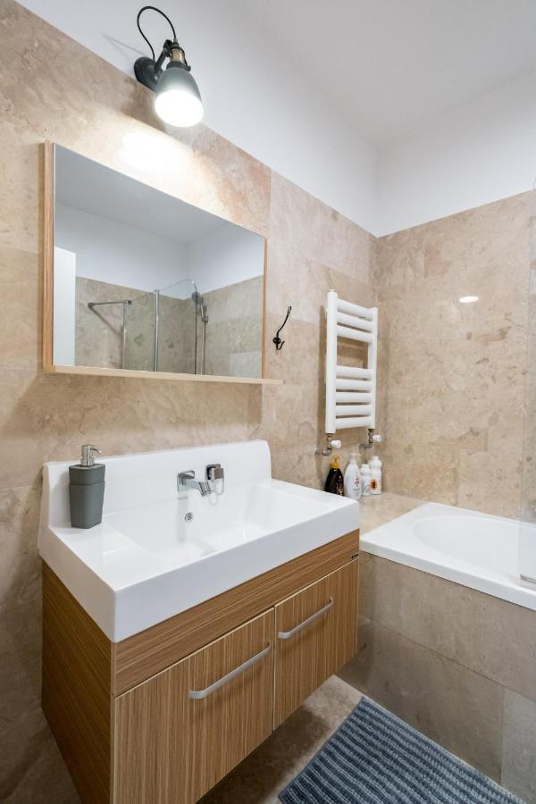 Happy Bubble I Timpuri Noi 1Br Apt 4 Ppl Bukares Bagian luar foto
